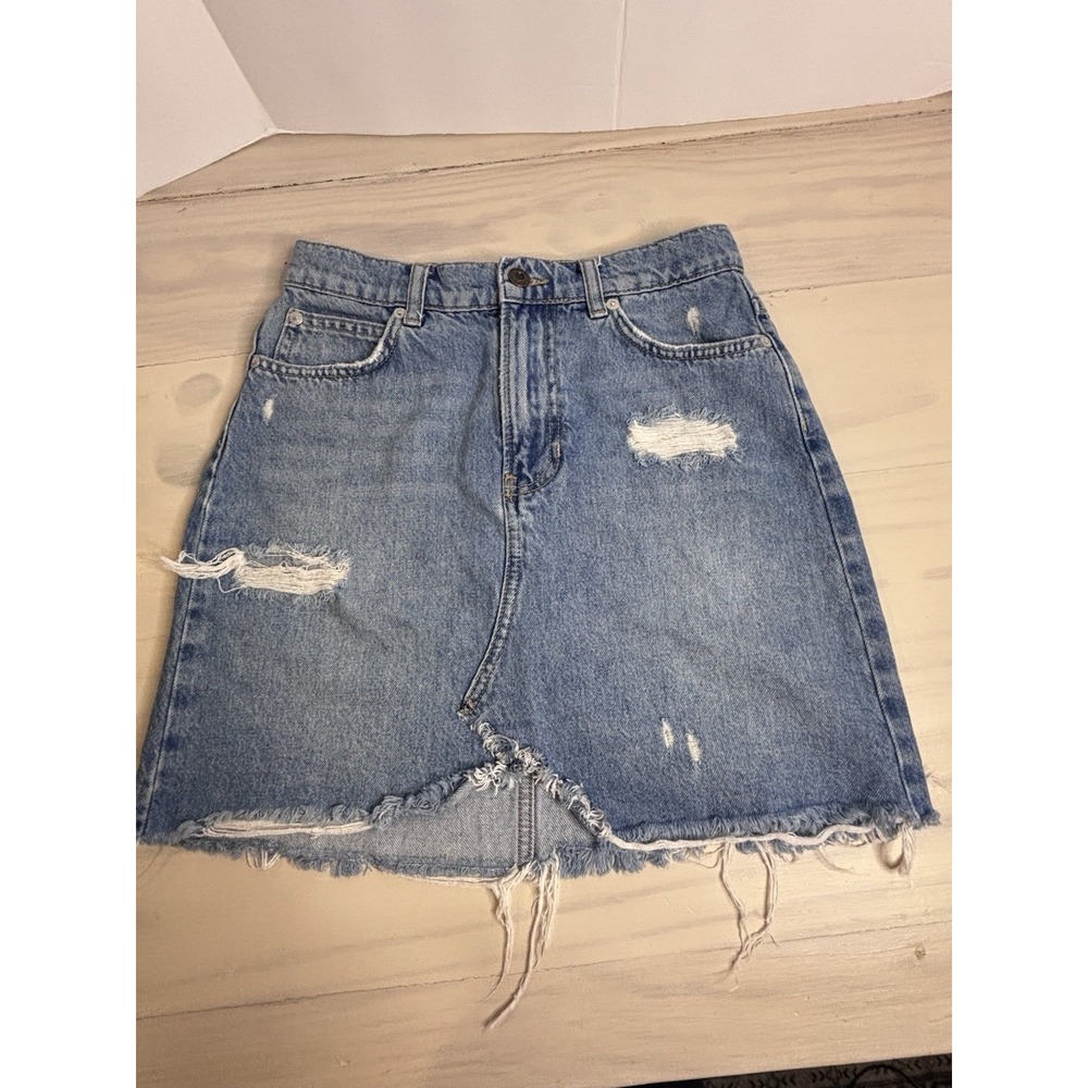 FREE PEOPLE We The Free Distressed Denim Mini Jean‎ Skirt Size 26 Boho Raw Hem
